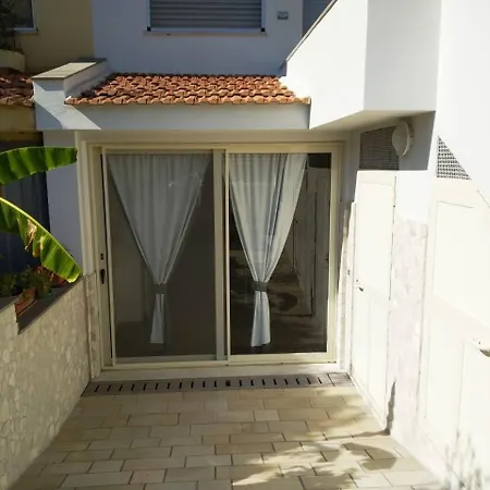 5 Pers Parcheggio * אוריסטאנו