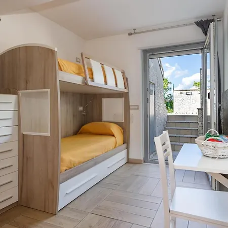 Apartment 5 Pers Oristano